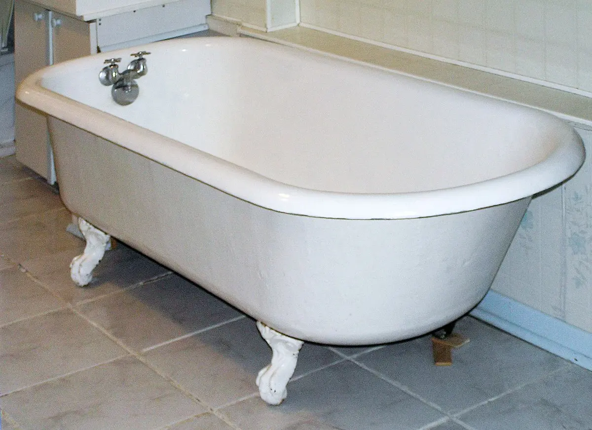 <b>Bathtub Anime</b>: Una Inmersión en el Mundo de Uchi no Furo no Tokushuna Jijō - How old is bathtub bathtub anime - How old is bathtub